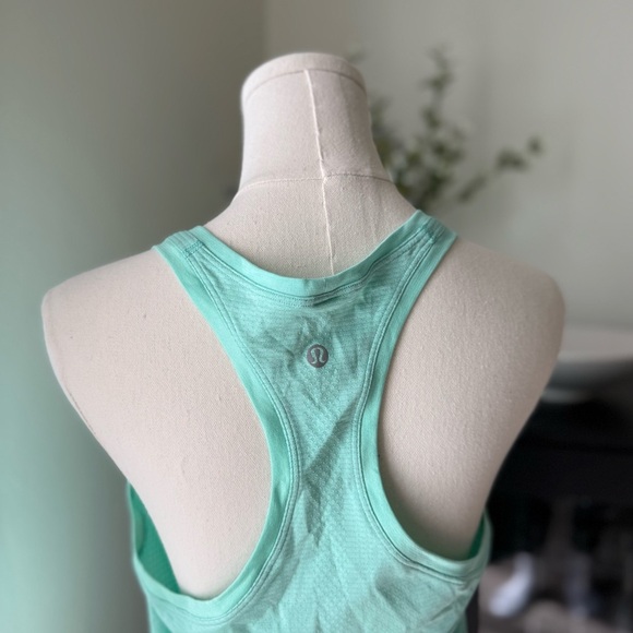 NWOT Lululemon Athletica Swiftly Mint Green Women's Sport Tank Top Size 8 - Picture 4 of 6